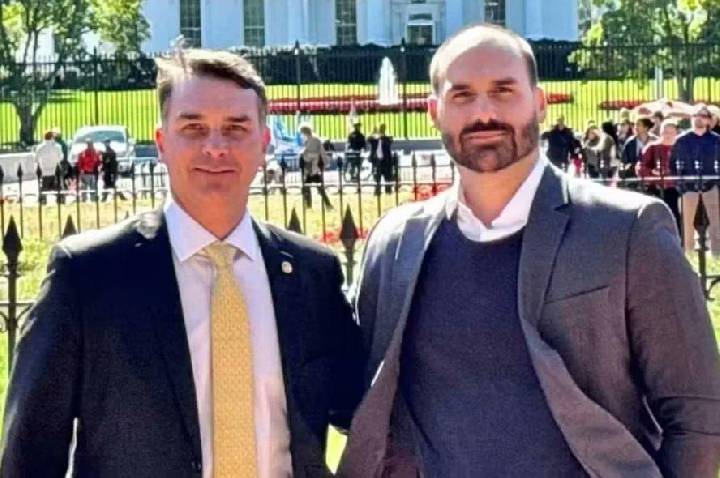 A PREOCUPANTE DECLARAÇÃO DE FLÁVIO BOLSONARO