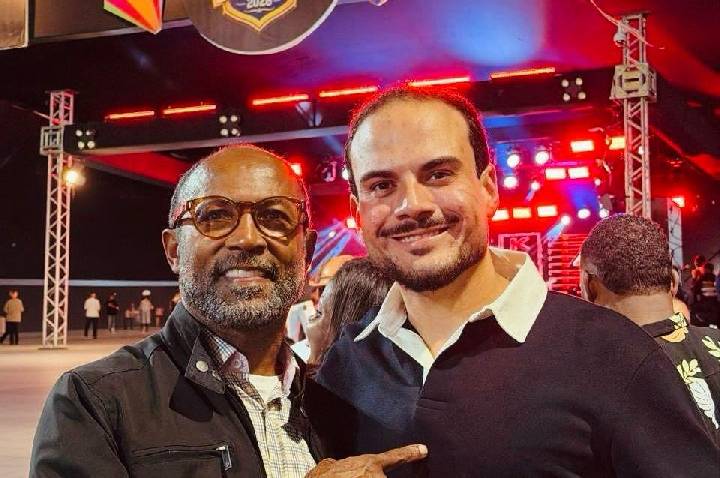 Bebeto Galvão destaca potencial turístico e econômico de Camamu durante festividades do aniversário da cidade