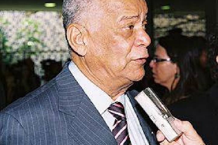 Bebeto Galvão lamenta falecimento de Raymundo Veloso, ex-deputado e ex-presidente da Câmara Municipal de Ilhéus