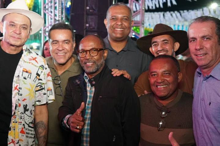 Bebeto Galvão participa dos festejos juninos no interior da Bahia