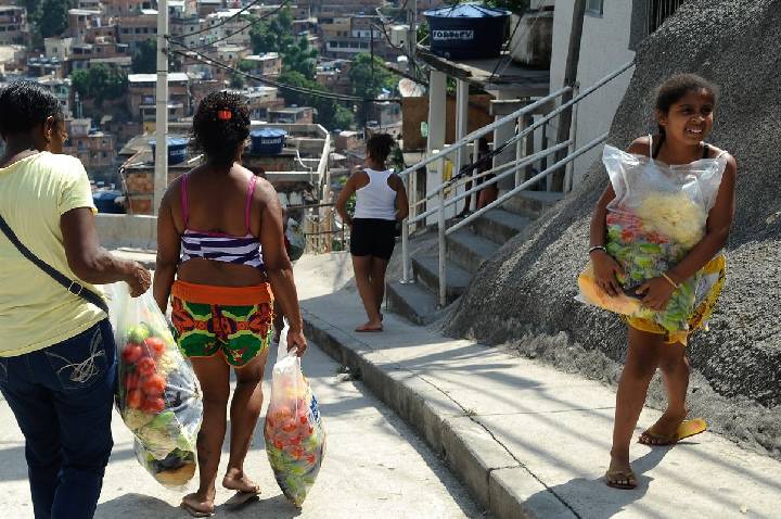 Brasil completa 1 ano fora do Mapa da Fome, mas desafios persistem
