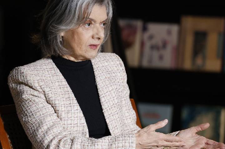 Cármen Lúcia diz que é aconselhada a deixar STF por ataques machistas