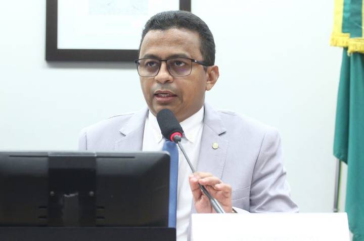 Comissão aprova projeto que amplia iniciativas de apoio psicológico aos profissionais da segurança pública