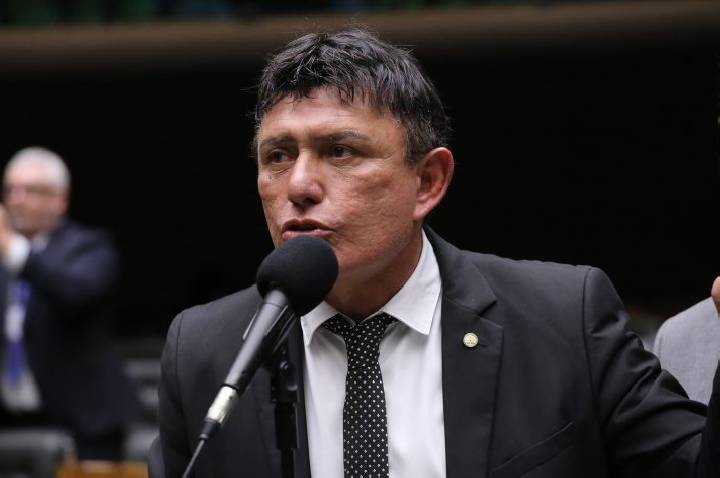Comissão aprova proposta que permite a técnico industrial emitir documento para registro de imóvel