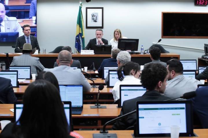 Conselho de Ética vota parecer que pede suspensão do deputado Marcos Pollon