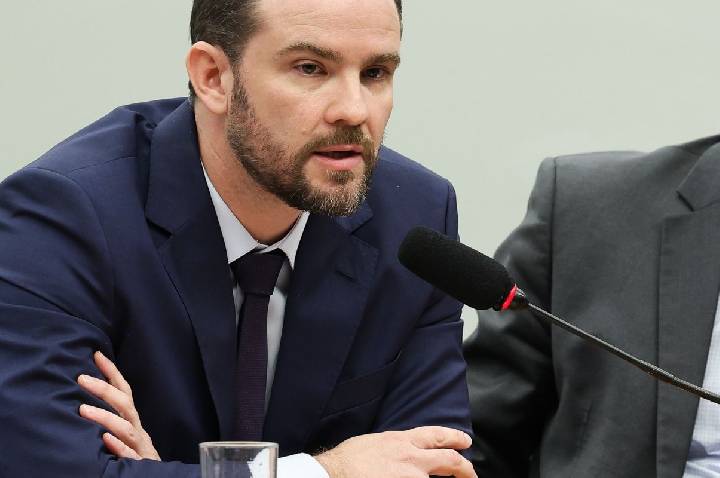 Durigan vai à França para agenda do G7 e reuniões bilaterais