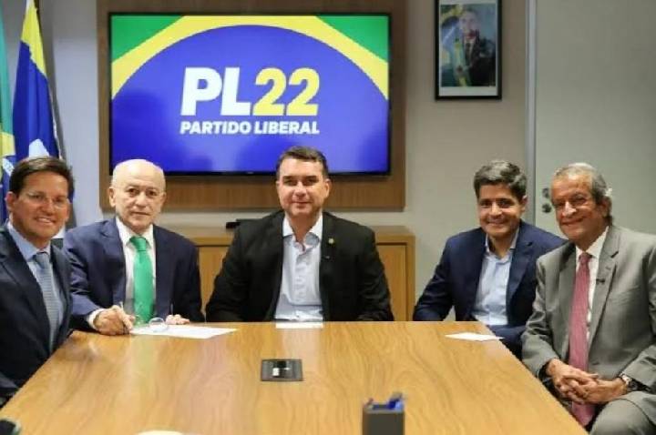 E AGORA, ACM NETO?
