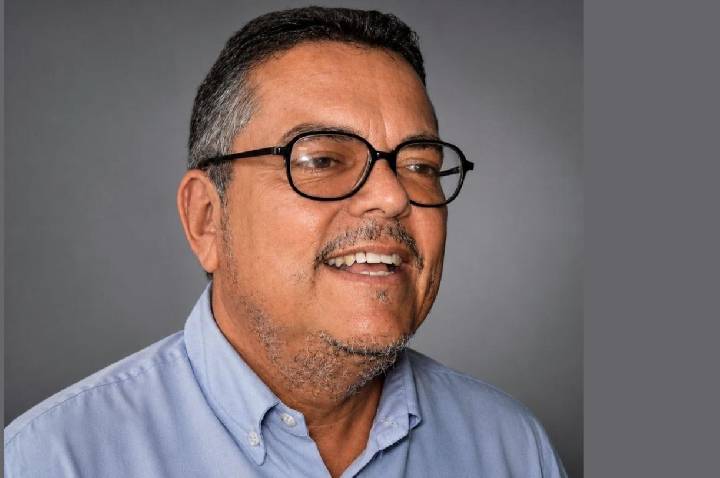 ENTRE A CRUZ E A ESPADA
