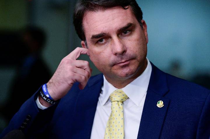 Flávio deve se reunir com a bancada do PL após divulgação de áudio com Vorcaro