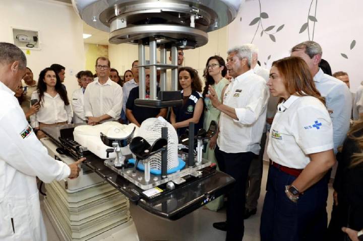 Governo da Bahia inaugura radioterapia em Teixeira de Freitas com investimento de R$ 13,1 milhões.