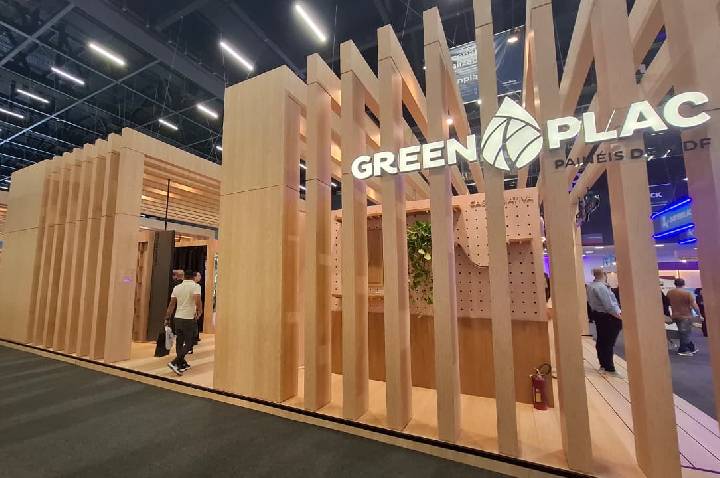 Greenplac MDF doa estande da ForMóbile 2026 à ONG Construide