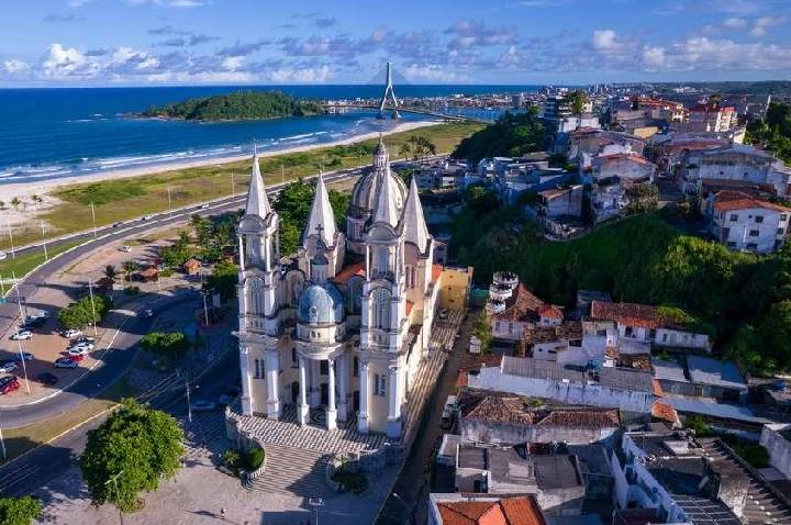 Ilhéus na Zona Intermediária: Veja a Posição da Cidade e o Ranking das 20 Melhores da Bahia no IPS 2026