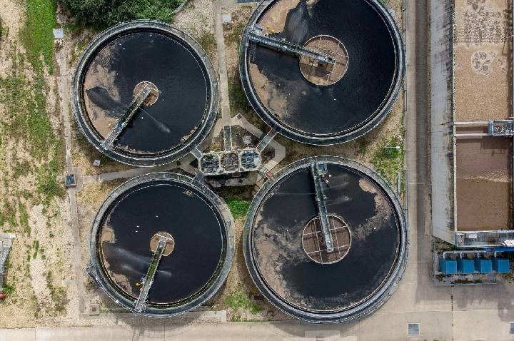 Investimentos em saneamento atingem R$ 33,3 bilhões em 2025