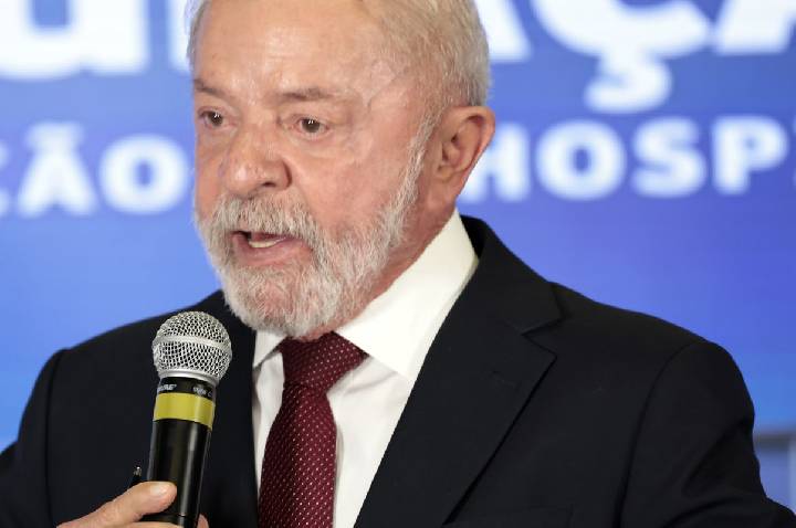 Lula quer incluir inadimplentes do FIES em pacote contra endividamento