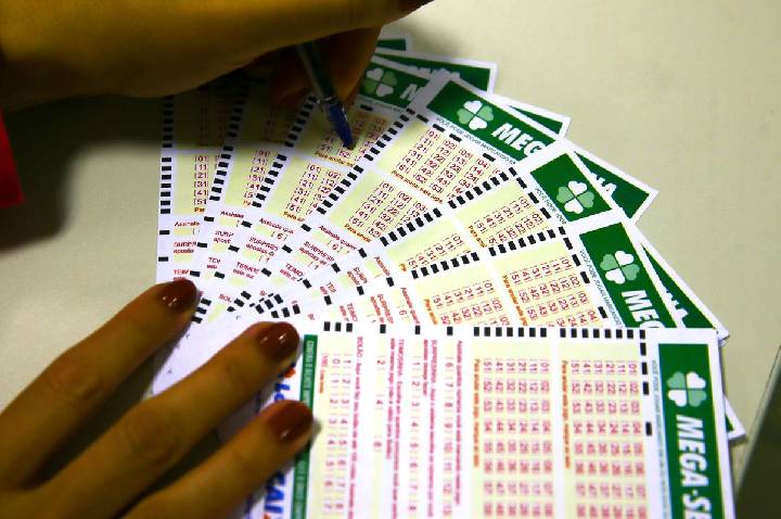 Mega 30 anos sorteia prêmio especial de R$ 320 milhões; assista aqui