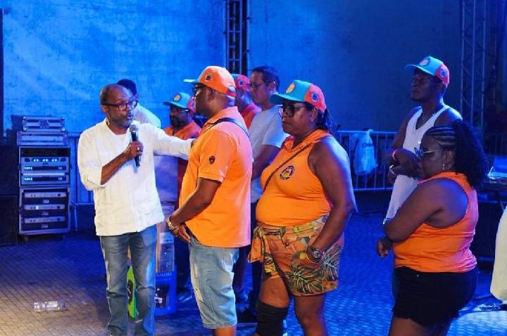 Na festa do trabalhador, Bebeto Galvão defende fim da escala 6x1 e piso nacional para servidores de Ilhéus