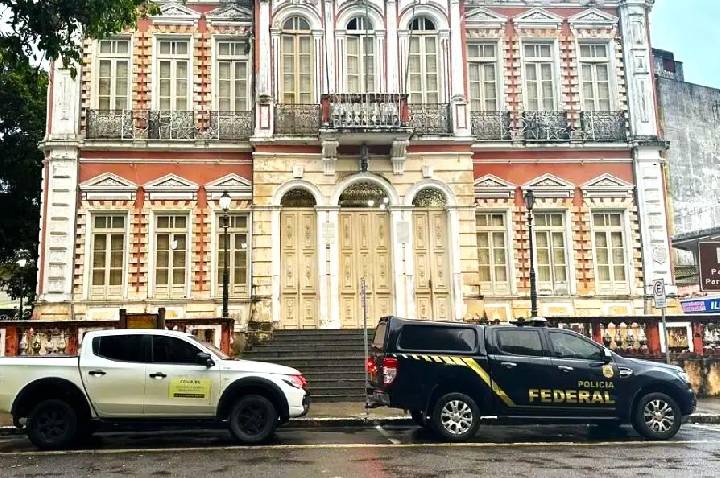 Operação Merenda Digna: PF investiga fraude milionária em contratos de alimentação infantil em Ilhéus.