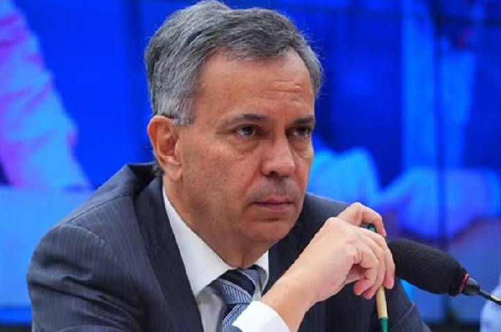 PDT NA SECTI: FÉLIX JÚNIOR COBRA FIDELIDADE DE NOVO SECRETÁRIO