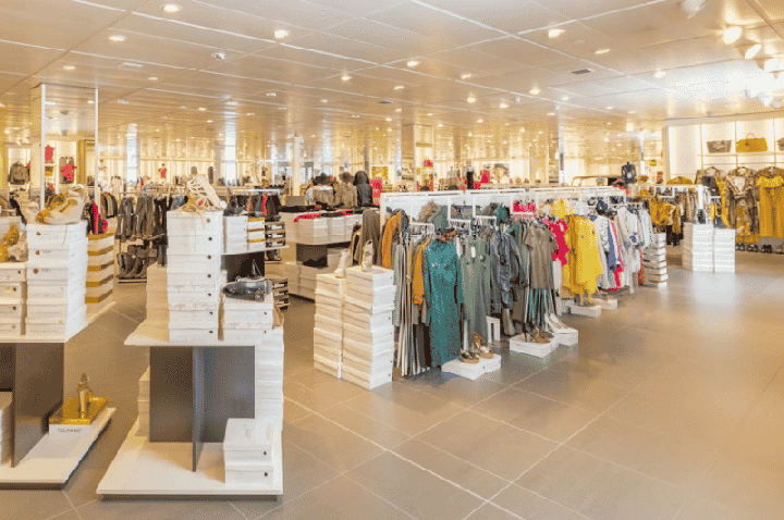 Pesquisa revela os itens de moda mais comprados no Brasil