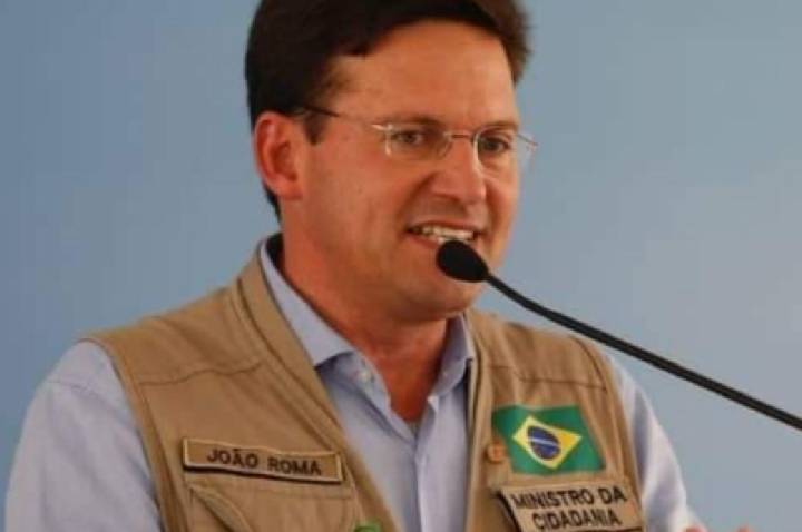 PRAGMATISMO POLÍTICO: JOÃO ROMA E ACM NETO EVITAM DESGASTE COM CRISE DE FLÁVIO