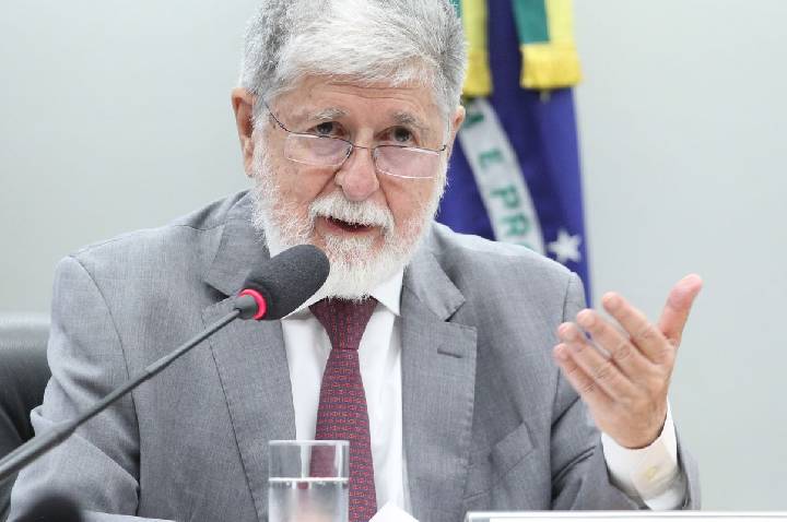 Pretexto para intervenção é inaceitável, diz Celso Amorim