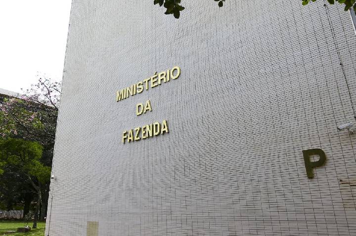 Reforma tributária: governo regulamenta cobrança da CBS e do IBS