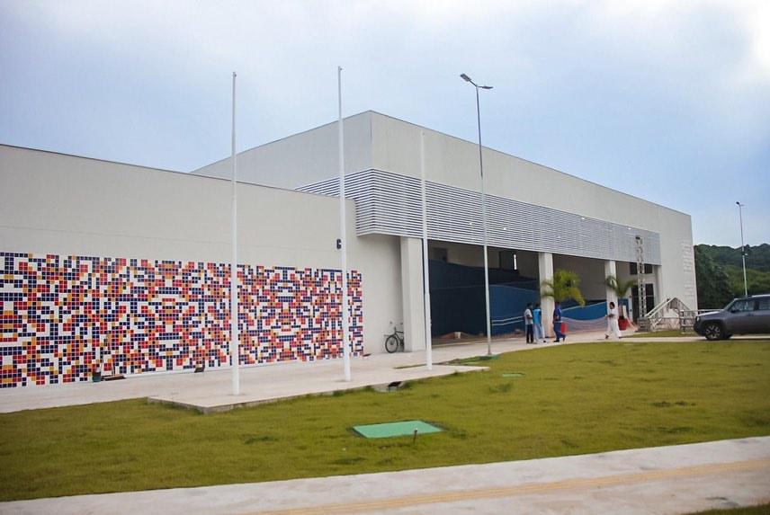 Governador entrega Colégio Estadual de Tempo integral Professor Arléo Barbosa