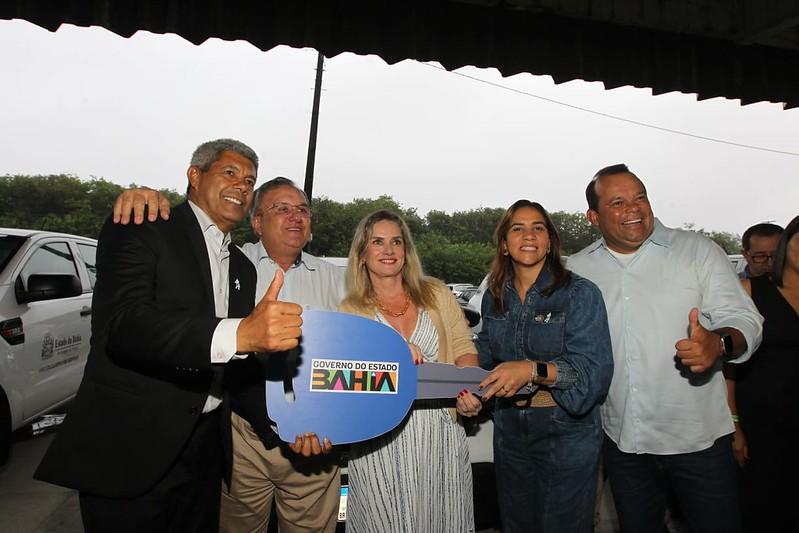 Jerônimo reúne 188 prefeitos e entrega R$ 37 milhões em equipamentos para a saúde