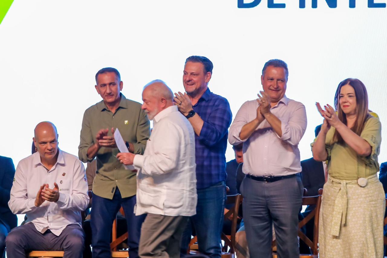 Associação Comercial e Industrial de Ilhéus entrega carta ao Presidente Lula