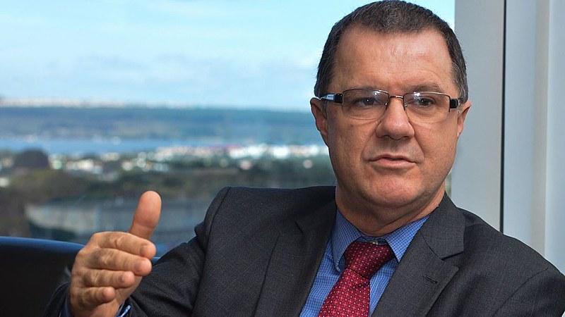 A HOMENAGEM A CARLOS GABAS