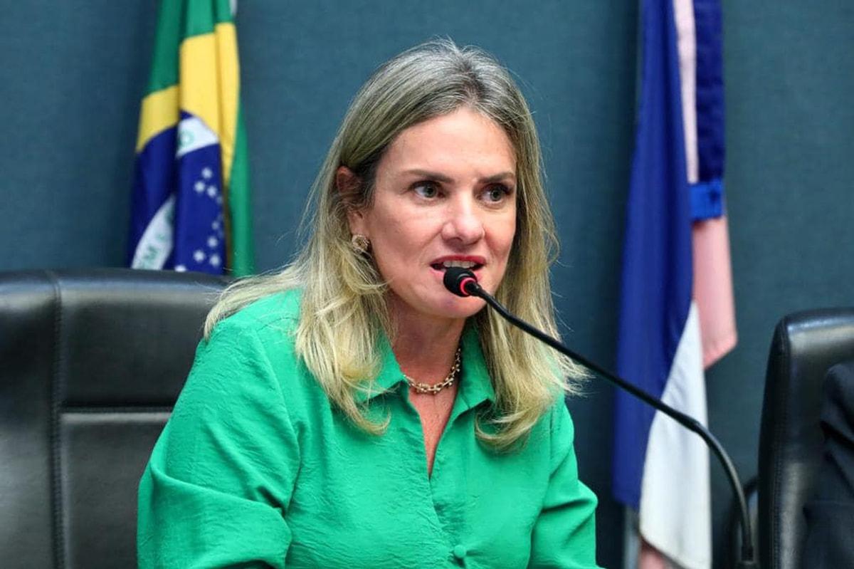 Aliados articulam candidatura de Ivana Bastos à presidência da Alba