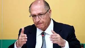 Alckmin intensifica conversas com evangélicos, diz colunista