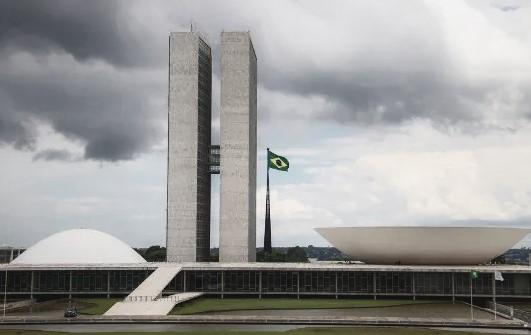 Deputado Baiano Apresenta Projeto de Lei para Adicionar Feriado em Novembro