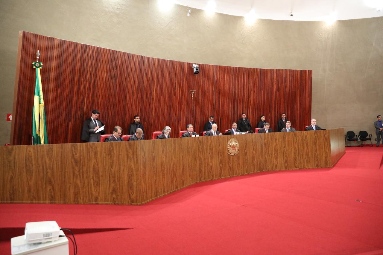 TSE suspende julgamento de Bolsonaro por abuso de poder nas eleições