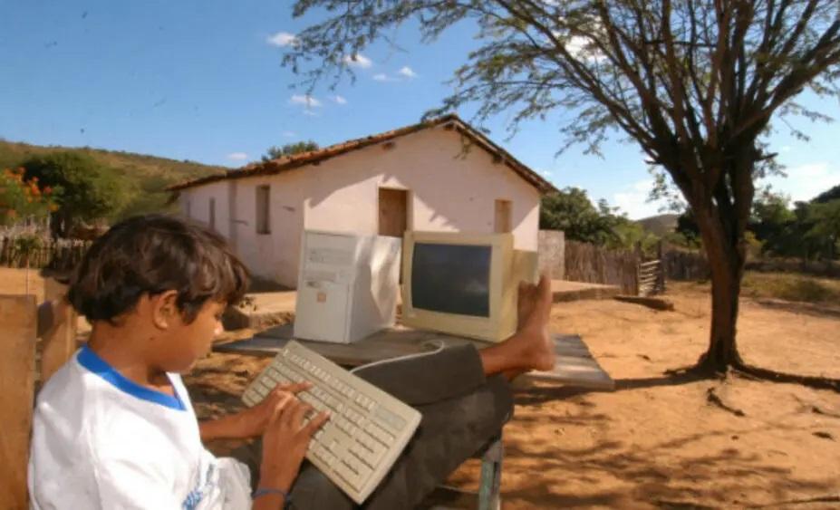 Só 22% dos brasileiros têm internet satisfatória, e índice cai a 7% no campo