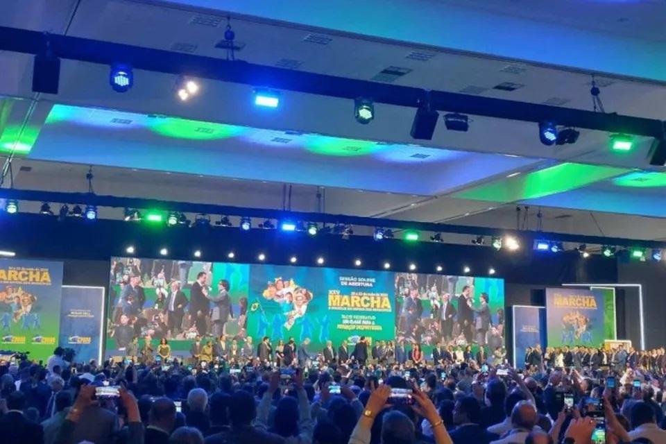 Marcha dos Prefeitos: Lula é recebido no evento com aplausos, vaias e gritos de 