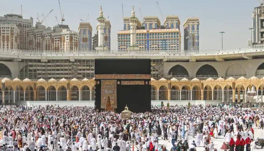 Arábia Saudita: Calor extremo mata centenas de pessoas em peregrinação a Meca