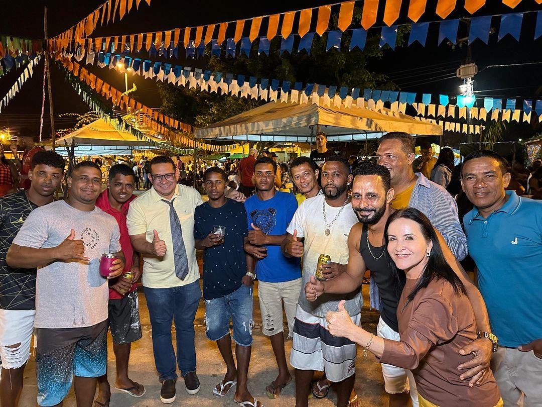 Bento Lima prestigia o São João nos Bairros junto do povo e dialoga com a população sobre o futuro de Ilhéus