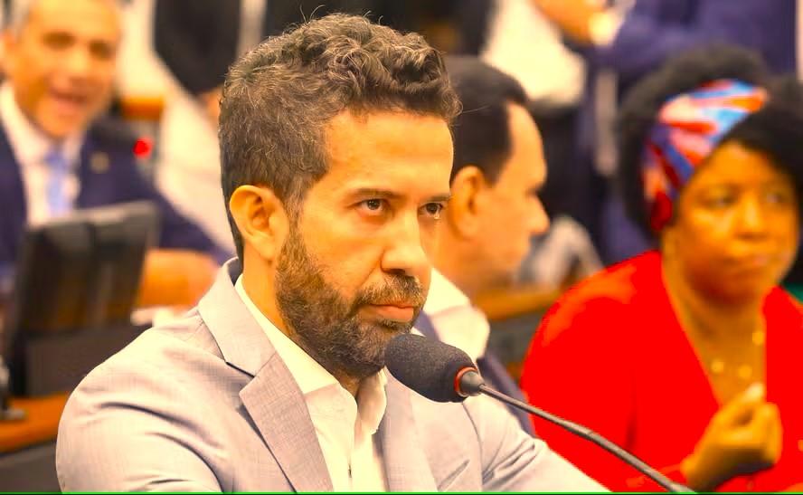 Polícia Federal aponta que aliados de Janones mentiram ao negar rachadinha