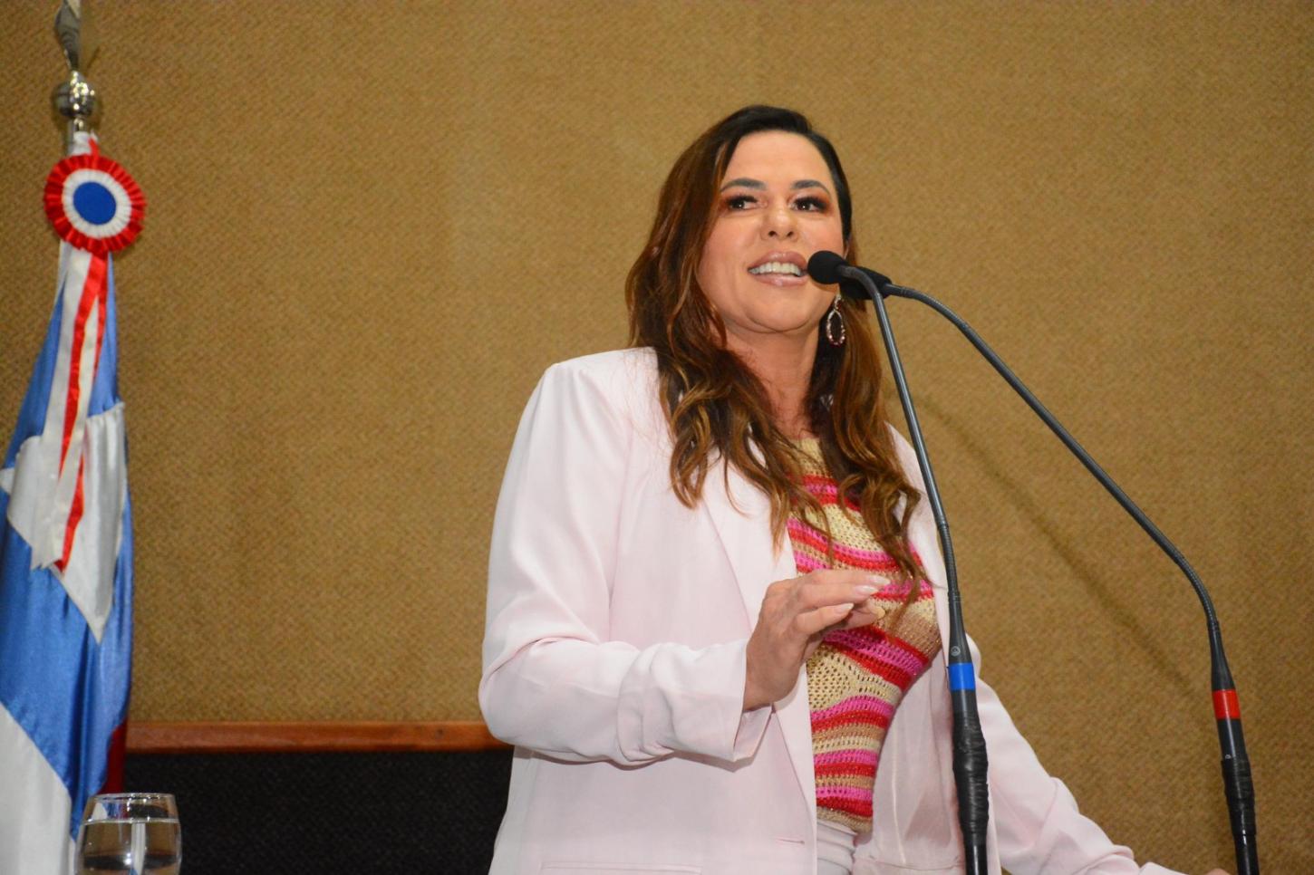 Deputada Soane Galvão atua para retomada das obras na Zona Norte de Ilhéus