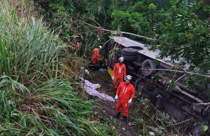 Governo do Estado mobiliza forças para apoiar vítimas de acidente na BR-324