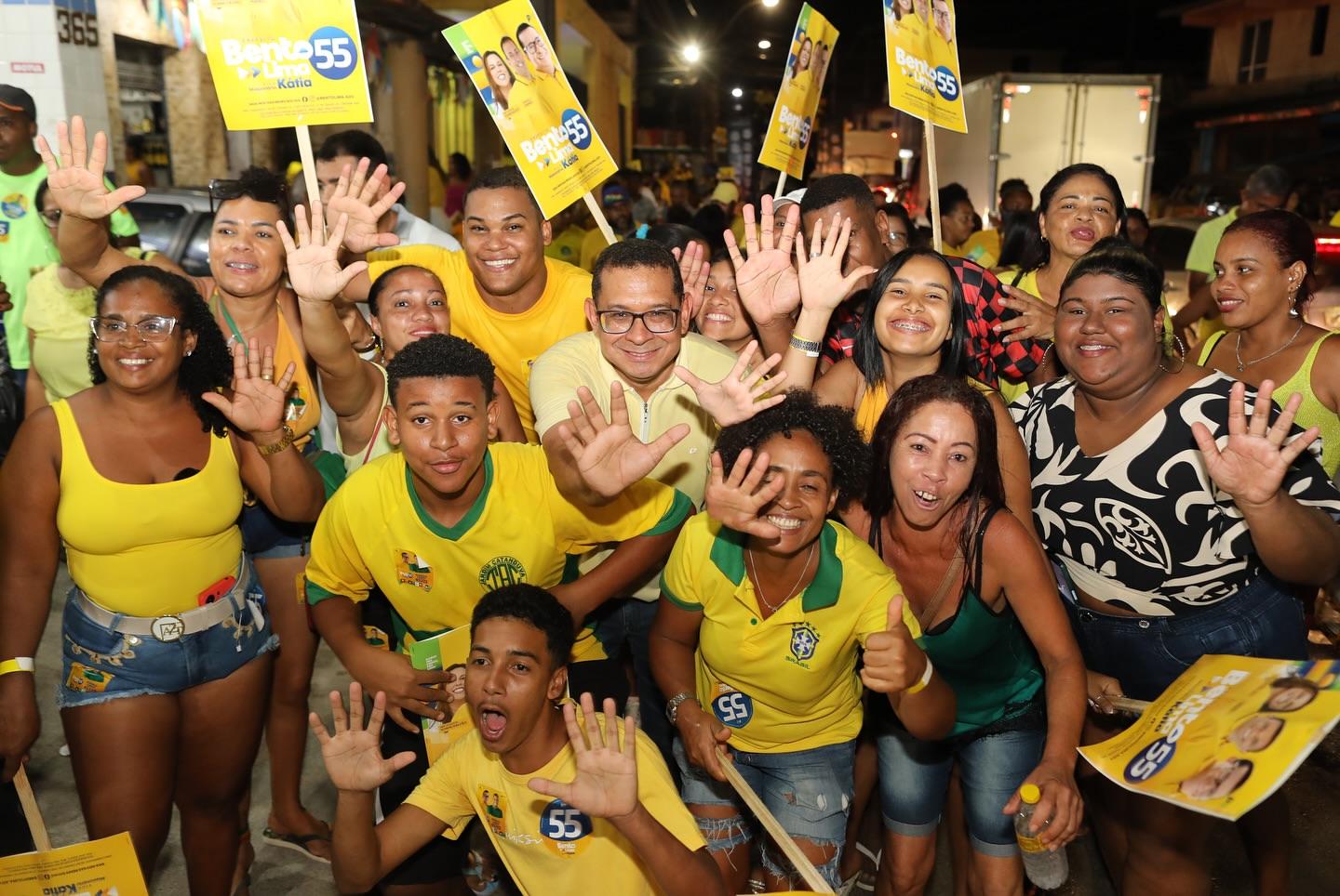 Ilhéus: Bento Lima e Missionária Kátia arrastam multidão durante caminhada nas ruas da Avenida Esperança