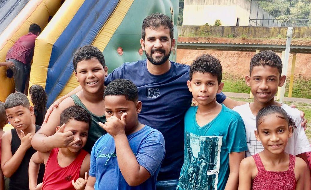Keko Pizza Comemora Eleição com Festa para Crianças do Salobrinho