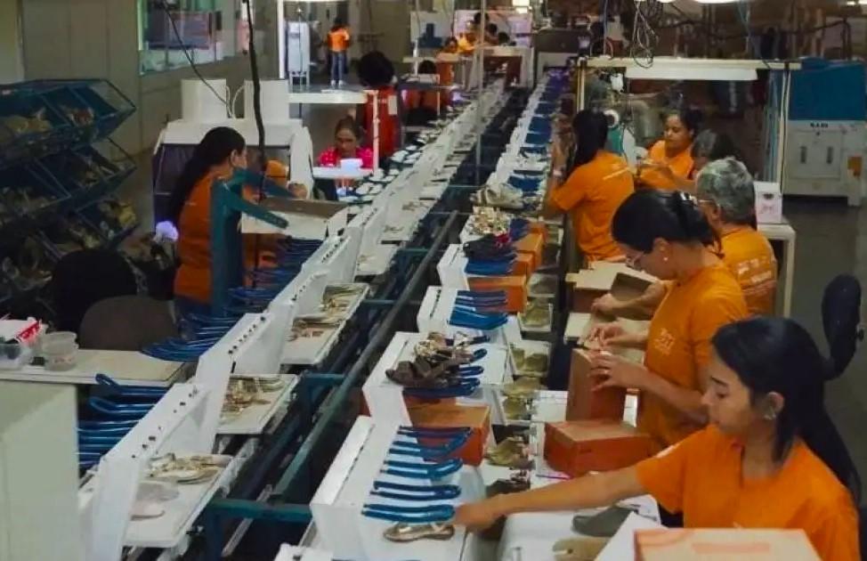 Falta de Mão de Obra Qualificada Faz Empresas Adotarem Rodízio de Equipes no Brasil