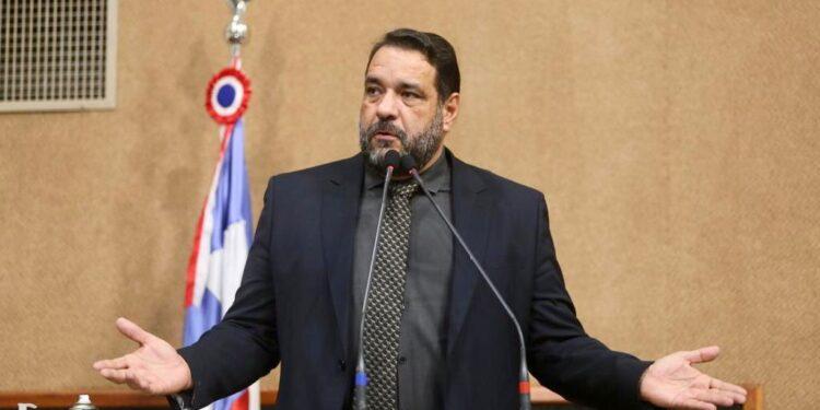 Alan Sanches Avalia Cenário Eleitoral na Bahia e Aponta Fadiga do PT Após 20 Anos no Poder