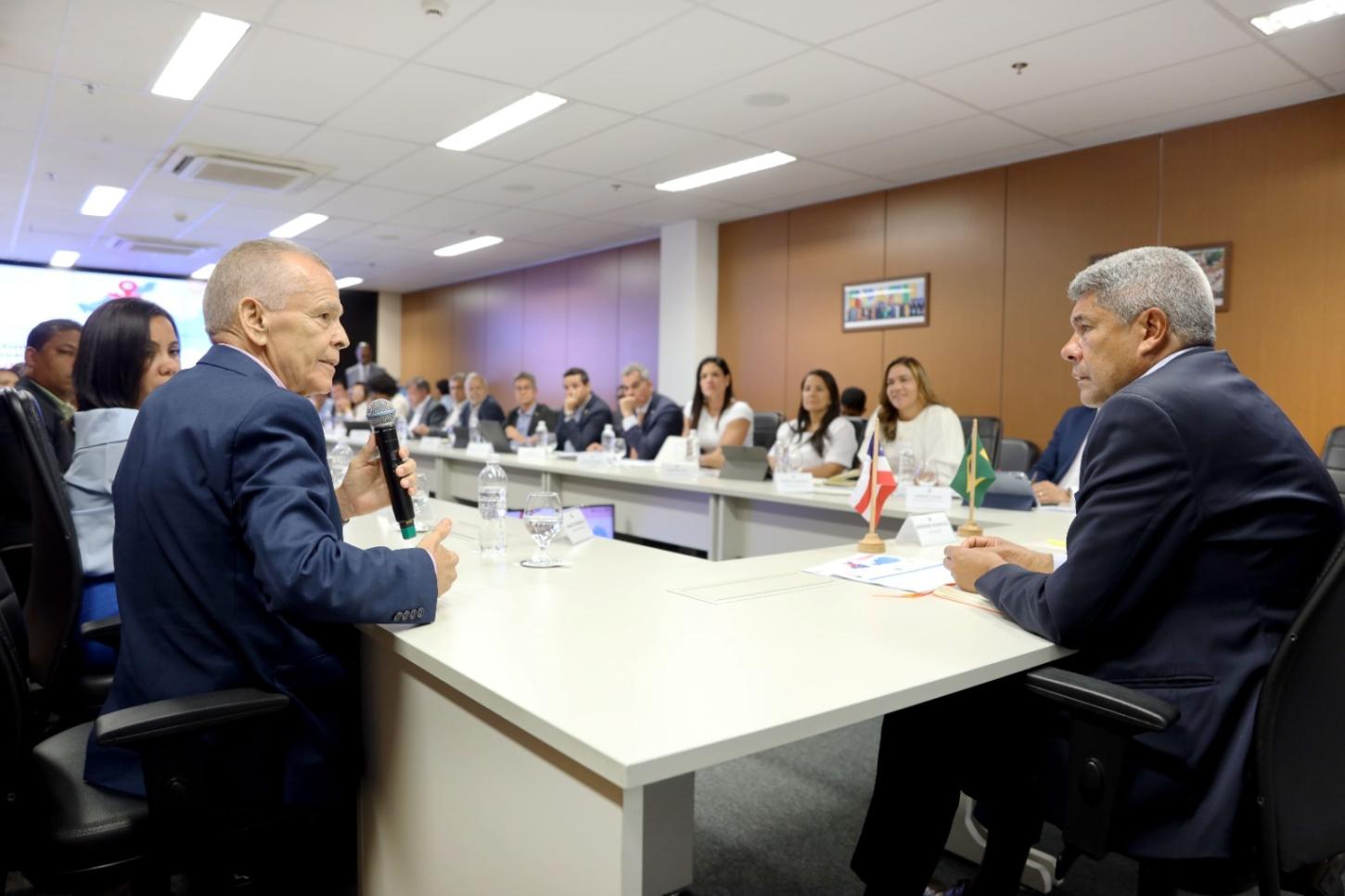 Governador se reúne com novo prefeito de Valença para discutir situação municipal