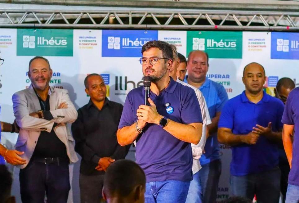 Com entrega da Praça Dilson Guimarães, prefeito anuncia pacote de obras e reformas em UBS e Samu