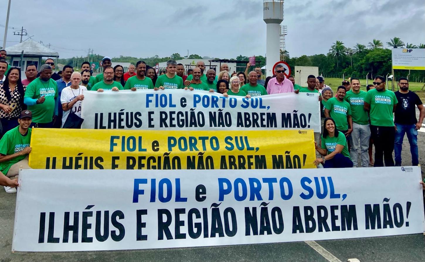 01 de Maio: Ato em Prol da Retomada das Obras da Fiol e do Porto Sul Marca o Dia do Trabalhador em Ilhéus