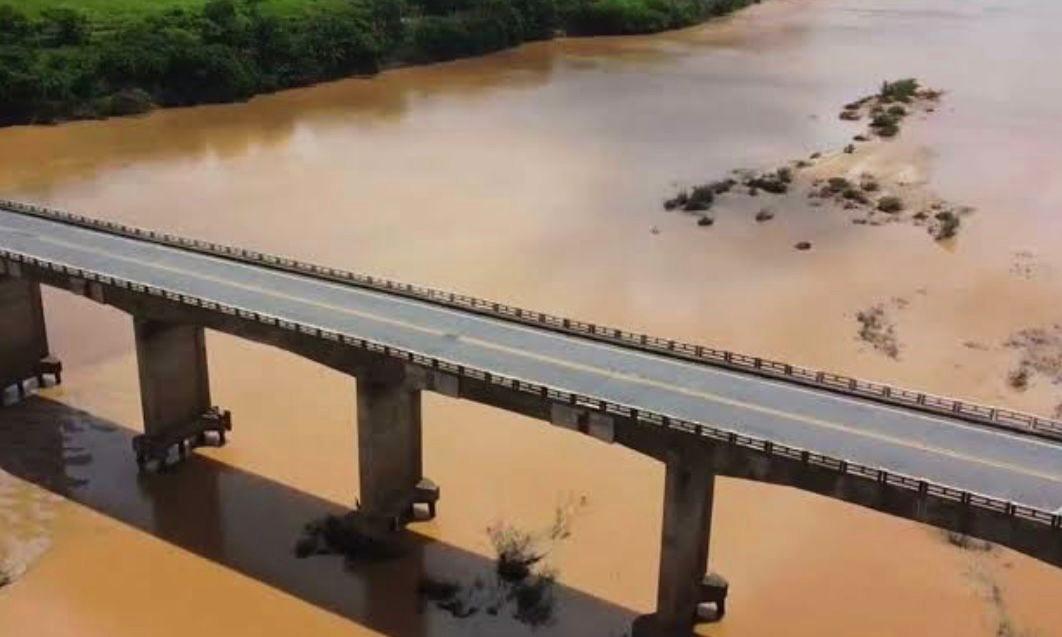INTERDIÇÃO DA PONTE SOBRE O RIO JEQUITINHONHA: UMA CRISE ECONÔMICO-SOCIAL ANUNCIADA