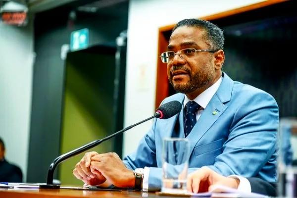 Márcio Marinho abre as portas do Republicanos para Léo Prates em meio à saída do PDT da oposição na Bahia